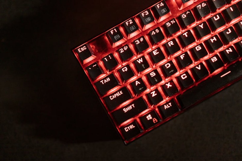 Clavier gaming mécanique avec switches visibles