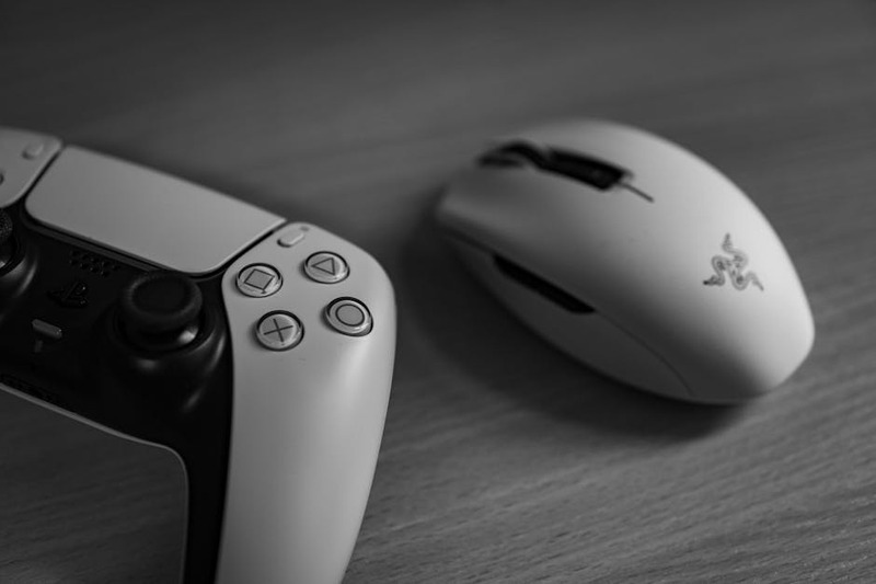 Souris gaming Razer Naga V3 Pro avec boutons latéraux interchangeables