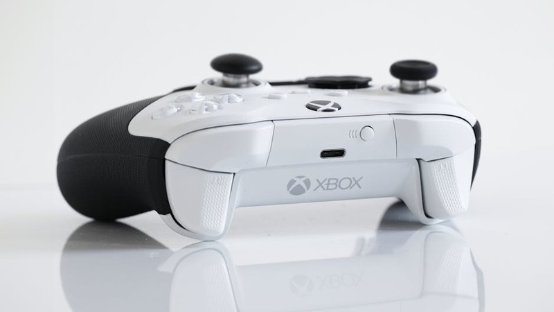 Manette Xbox Elite Series 3 avec accessoires interchangeables