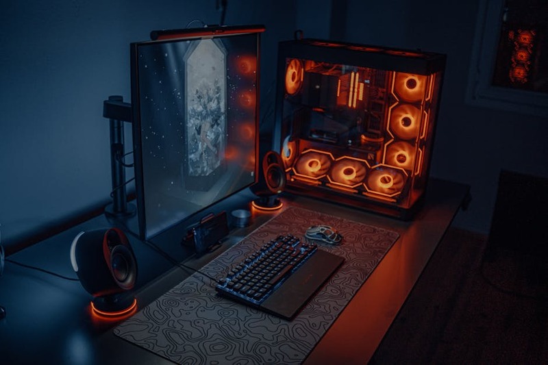 Setup PC gaming eSport avec écran et périphériques