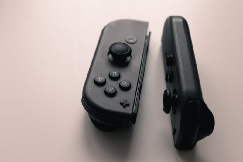 Manette Nintendo Switch Pro Controller en action