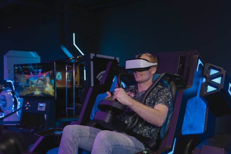 Scène immersive d'un jeu VR avec des graphismes détaillés